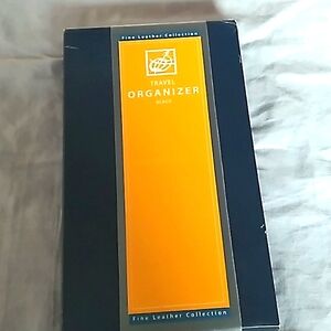 NWT Brookstone Fine Leather Travel Organizer black